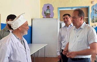 Вице-премьер РД Муслим Телякавов с рабочим визитом посетил Буйнакский район