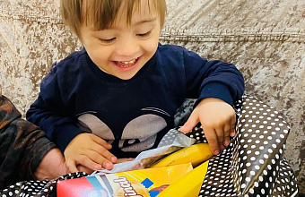 Власти Новолакского района посетили на дому детей участников СВО