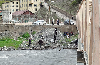 Жители Тляратинского района приняли участие в субботнике по благоустройству территории