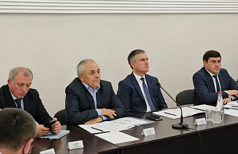 Глава Сулейман-Стальского района выступил с докладом о развитии сельских территорий