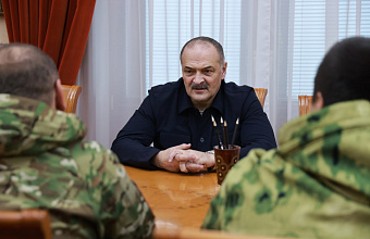 Сергей Меликов встретился с участниками СВО – братьями Шамилем и Гаджимурадом Абдурашидовыми