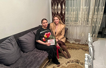 Женское движение «ЕР» в Хасавюрте присоединилось к акции «Цветы мамам Героев»