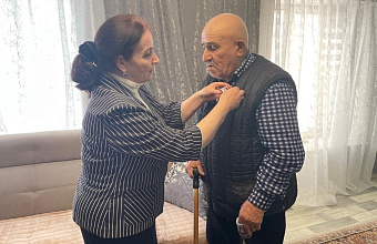 В Курахском районе труженикам тыла вручили юбилейные медали в честь 80-летия Великой Победы