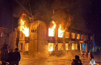 Дагестанские огнеборцы за неделю потушили 43 пожара и спасли 17 человек