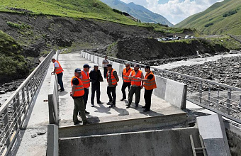В Дагестане дорожники приступили к восстановлению размытого моста в Чародинском районе