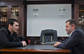 Мэр Хасавюрта встретился с добровольцем Муслимом Ирисбиевым перед его отправкой на СВО