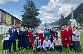 Единороссы Бежтинского участка провели праздничное мероприятие, приуроченное ко Дню России