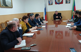 Вопросы призыва на военную службу по контракту обсудили в Хивском районе