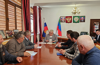 Глава Ахвахского района провел совещание с участием глав сёл