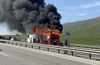 Капитан полиции Карабудахкентского ОМВД первый пришел на помощь пассажирам сгоревшего автобуса