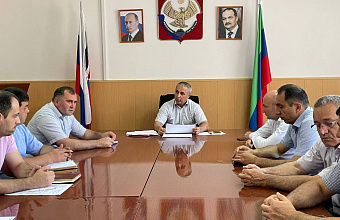 Врио министра МЧС Дагестана Надим Велиханов посетил Хивский район