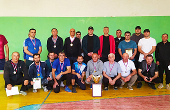 Турнир по волейболу, приуроченный ко Дню сотрудника органов внутренних дел, прошел в Курахском районе