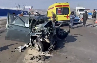 Три человека погибли в ДТП с фурой на трассе Дагестана