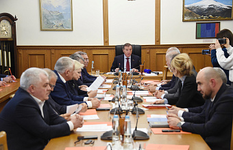 Заур Аскендеров дал старт мероприятиям, посвященным 30-летию Народного Собрания Республики Дагестан