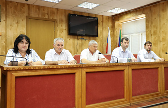 Вопросы подготовки избирательных участков обсудили в Кизлярском районе