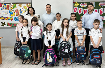 Депутат парламента Дагестана Осман Булатов помог малоимущим семьям собрать детей в школу