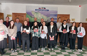 Школьникам Хивского района вручили первые паспорта