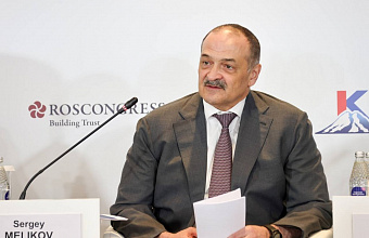 Сергей Меликов выступил спикером на круглом столе «Возвращение героев» на КИФ-2025