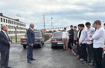 Глава Сергокалинского района поддержал выпускников, сдающих ОГЭ