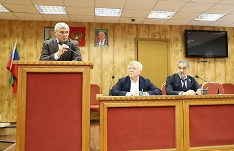 Аким Микиров переизбран главой Кизлярского района на второй срок