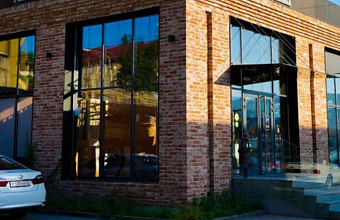 В популярном ресторане Махачкалы выявили нарушения в сфере антисанитарии и кишечную палочку