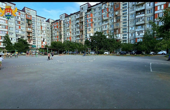 Депутаты Махачкалы обсудили благоустройство двора с жителями МКД