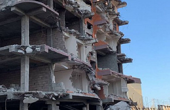 В Махачкале более чем на половину снесли незаконный каркас многоэтажки