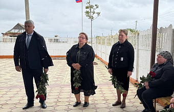 В Кизлярском районе открыли мемориальные плиты погибшим участникам СВО