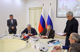 Сергей Меликов и Сергей Назаров подписали протокол по развитию Каспийского прибрежного кластера до 2027 года