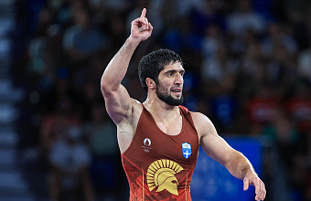 Куруглиев и еще двое борцов из Дагестана одержали победы на старте Чемпионата Европы