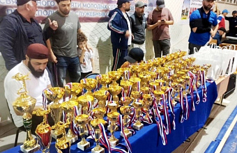 В Гунибе прошел открытый турнир по вольной борьбе «Кубок Победы»