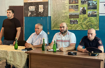 В Кизлярском районе проходят выездные встречи по вопросу привлечения граждан на военную службу