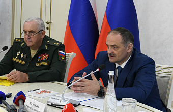 Медаль «Золотая Звезда» Героя России Султана Сулейманова передали его родителям