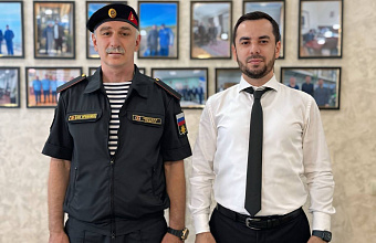 Глава Южно-Сухокумска встретился с участником СВО Ибрагимом Хизриевым