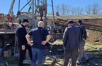 Дагестанские специалисты завершают обустройство новой водозаборной скважины в Михайловском округе Запорожской области