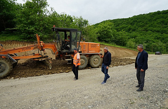 В Табасаранском районе проинспектировали ход ремонта дороги по нацпроекту «Инфраструктура для жизни»