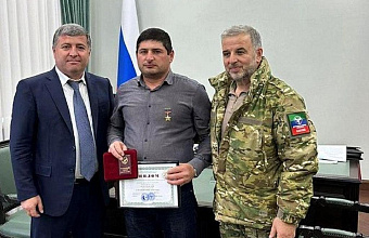 Участник СВО из Левашинского района Арсен Ахмедов удостоен звания «Народный герой Дагестана»