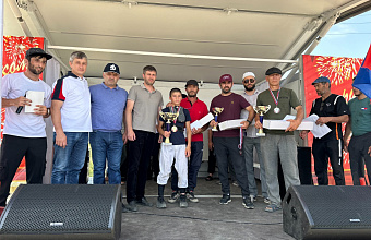 Конноспортивные соревнования ко Дню России прошли в Тарумовском районе