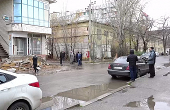 Одну из махачкалинских улиц освободили от объектов самостроя и выступающих входных групп