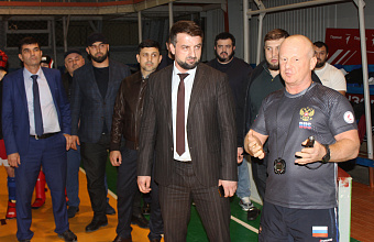 Глава Избербаша посетил тренировочные сборы ведущих российских кикбоксеров