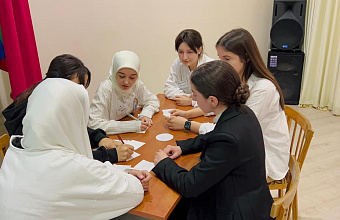 В Дербентском педагогическом колледже прошла интеллектуальная игра среди студентов