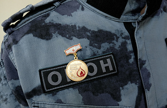 Росгвардейцы Дагестана удостоены званий почетных доноров России