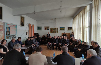 В Карабудахкентском районе прошла встреча с жителями села Гели по вопросам выборов Президента РФ