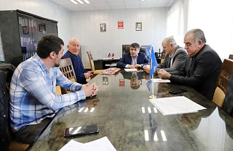 Глава Табасаранского района рассмотрел обращения жителей