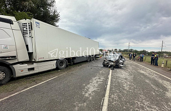 Один человек погиб и четверо пострадали в ДТП с фурой в Кизляре