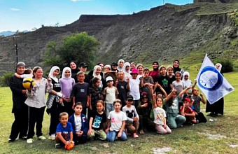 Глава Гунибского района навестил в больнице в Махачкале пострадавших при автоаварии детей