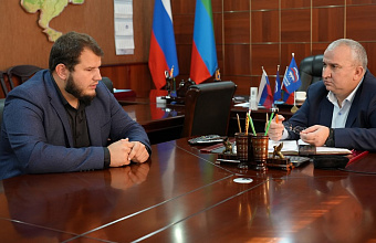 Глава Казбековского района провел личный прием граждан