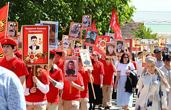 В Хасавюрте прошло шествие Бессмертного полка у дома Героя России Абдулхакима Исмаилова