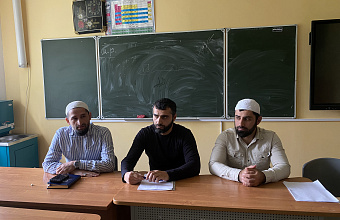 Школьникам Кайтагского района рассказали о методах распознавания экстремистских групп в Интернете