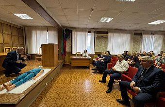 Сотрудники мэрии Кизляра прошли обучение по оказанию первой помощи